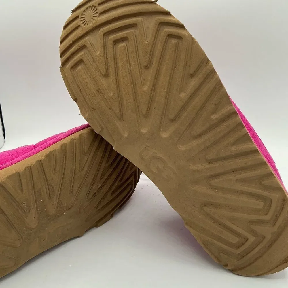 UGG Unisex-Child K Highland Hi Heritage Pink boot size 4
